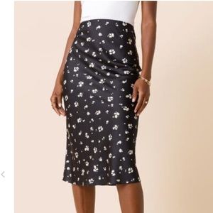 Francesca’s Collections Daisy Print Black Midi Skirt